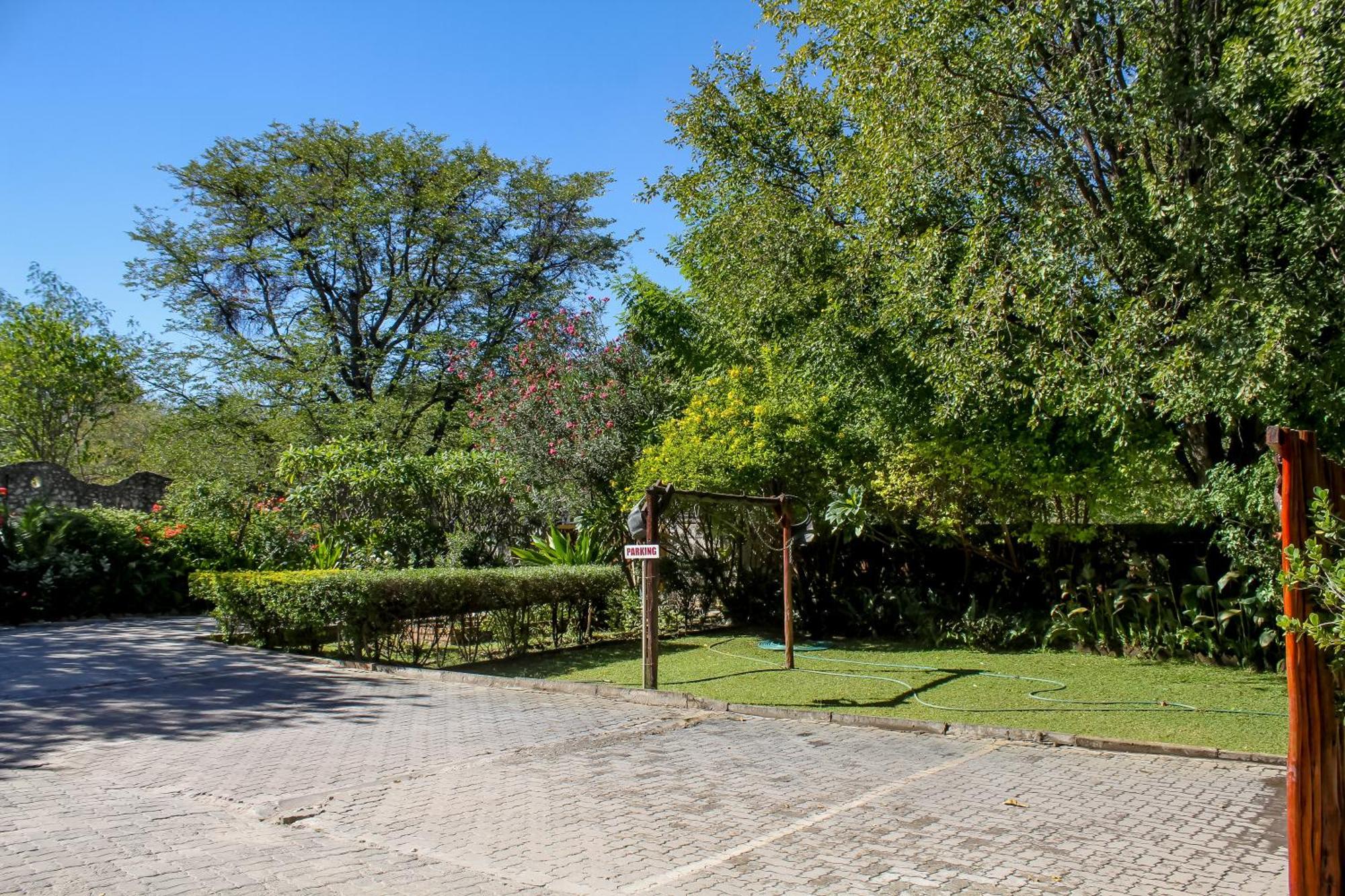 Thamalakane Guest House Maun Exterior foto